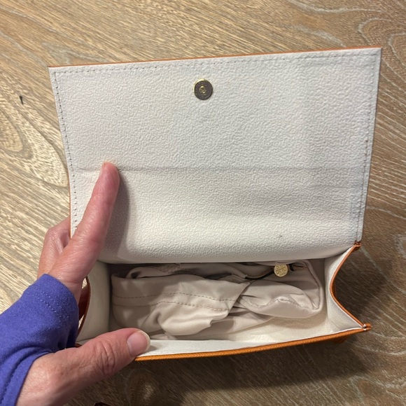 Tory Burch Navy and Teal Sunglasses - Picture 3 of 9